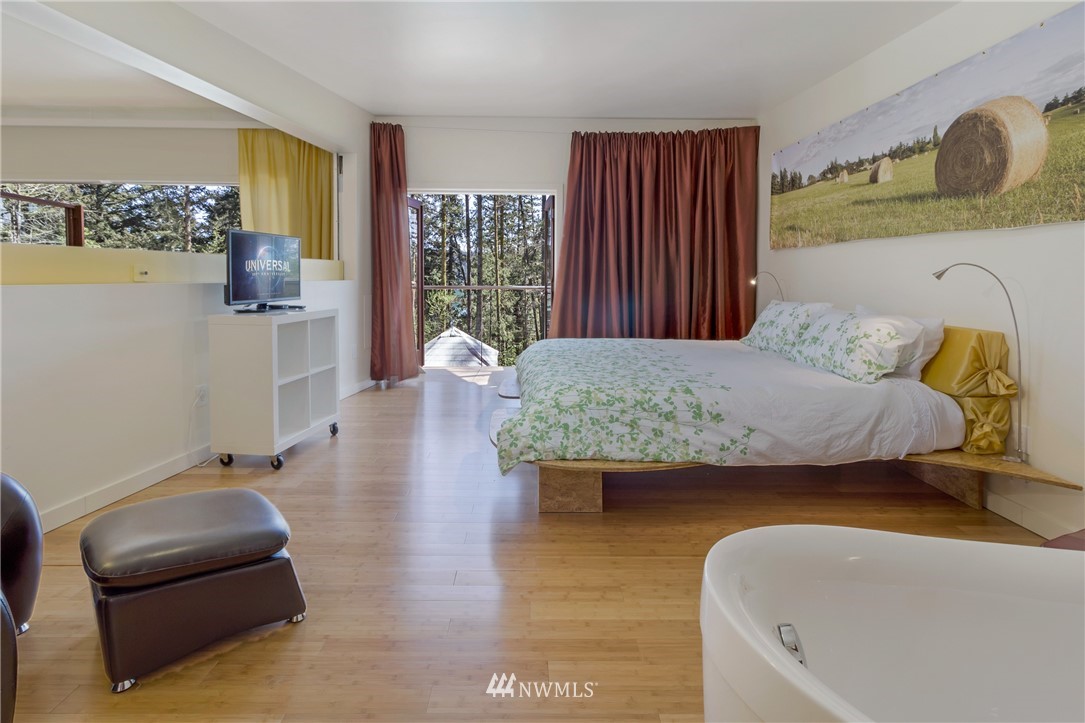 186 White Point Road San Juan Island, WA 98250 - Photo 10 of 25 Gallery Image 10