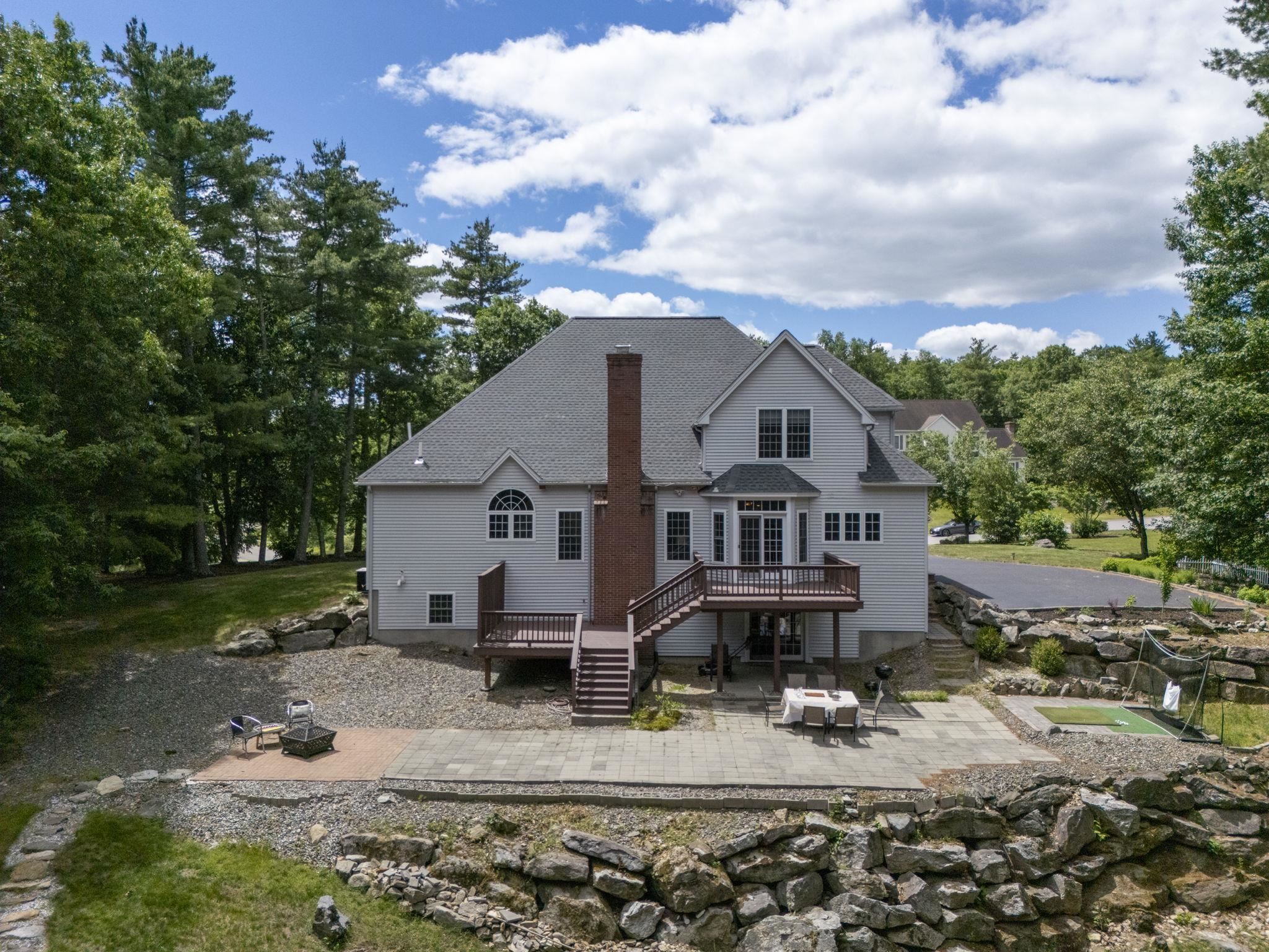 84 Searles Road Windham, NH 03087 - Photo 6 of 54