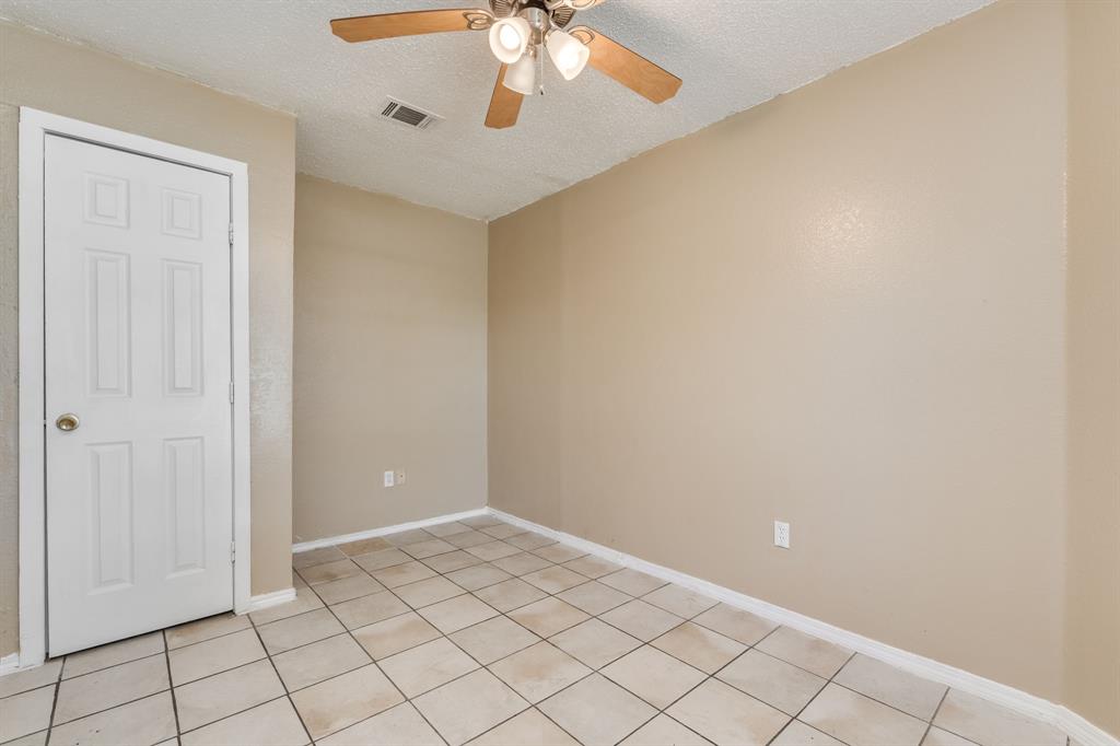 2516 Gerry Way Street Lancaster, TX 75134 - Photo 13 of 40