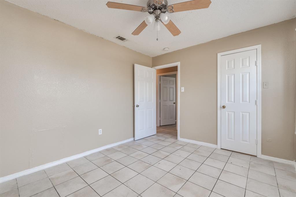 2516 Gerry Way Street Lancaster, TX 75134 - Photo 23 of 40