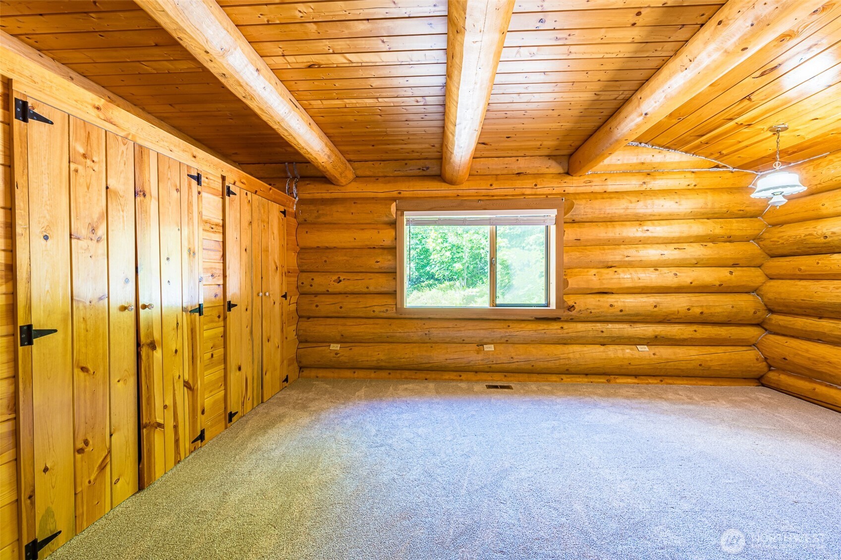1422 Grauel-Ramapo Road Port Angeles, WA 98363 - Photo 12 of 40 a view of entryway and hall with wooden floor