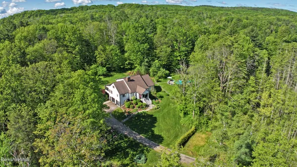 $3,375,000 | 475 Rossiter Road, Richmond, MA 01254