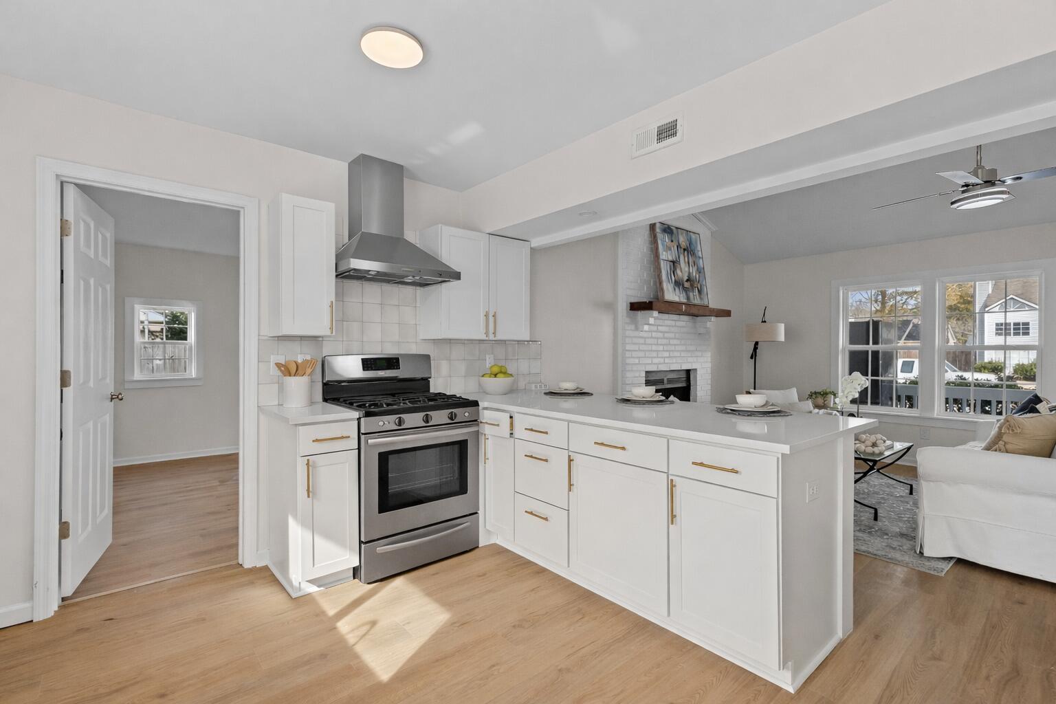 540 Laurel Ridge Road North Charleston, SC 29418 - Photo 2 of 10 Laurel Kitchen