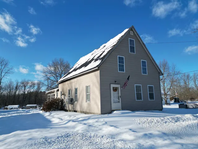 $189,000 | 486 Main Street, Lincoln, ME 04457