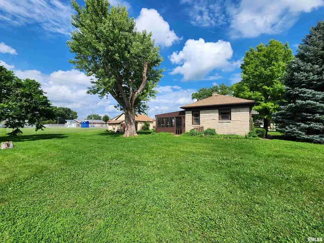 $95,000 | 1329 14th Avenue, Fulton, IL 61252