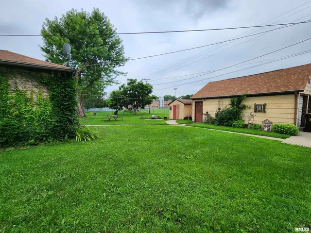 $95,000 | 1329 14th Avenue, Fulton, IL 61252