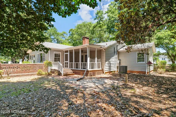 $310,000 | 521 South Main Street, Broadway, NC 27505