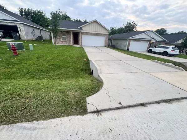 $1,850 | 14214 Green Wing Circle, Willis, TX 77378