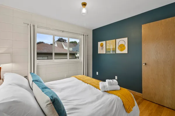 $1,525 | 426 East Ohio Avenue, Milwaukee, WI 53207