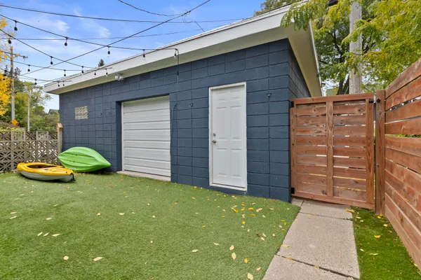 $1,525 | 426 East Ohio Avenue, Milwaukee, WI 53207