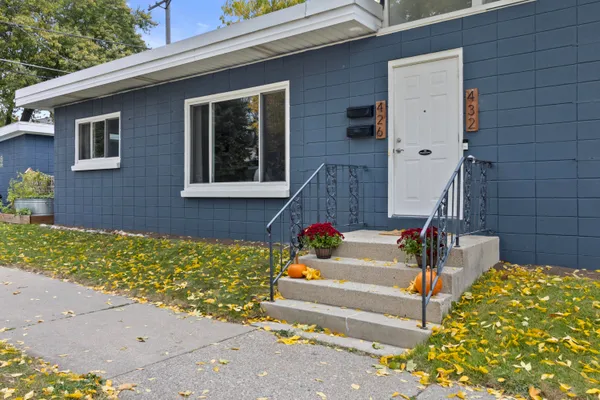 $1,525 | 426 East Ohio Avenue, Milwaukee, WI 53207