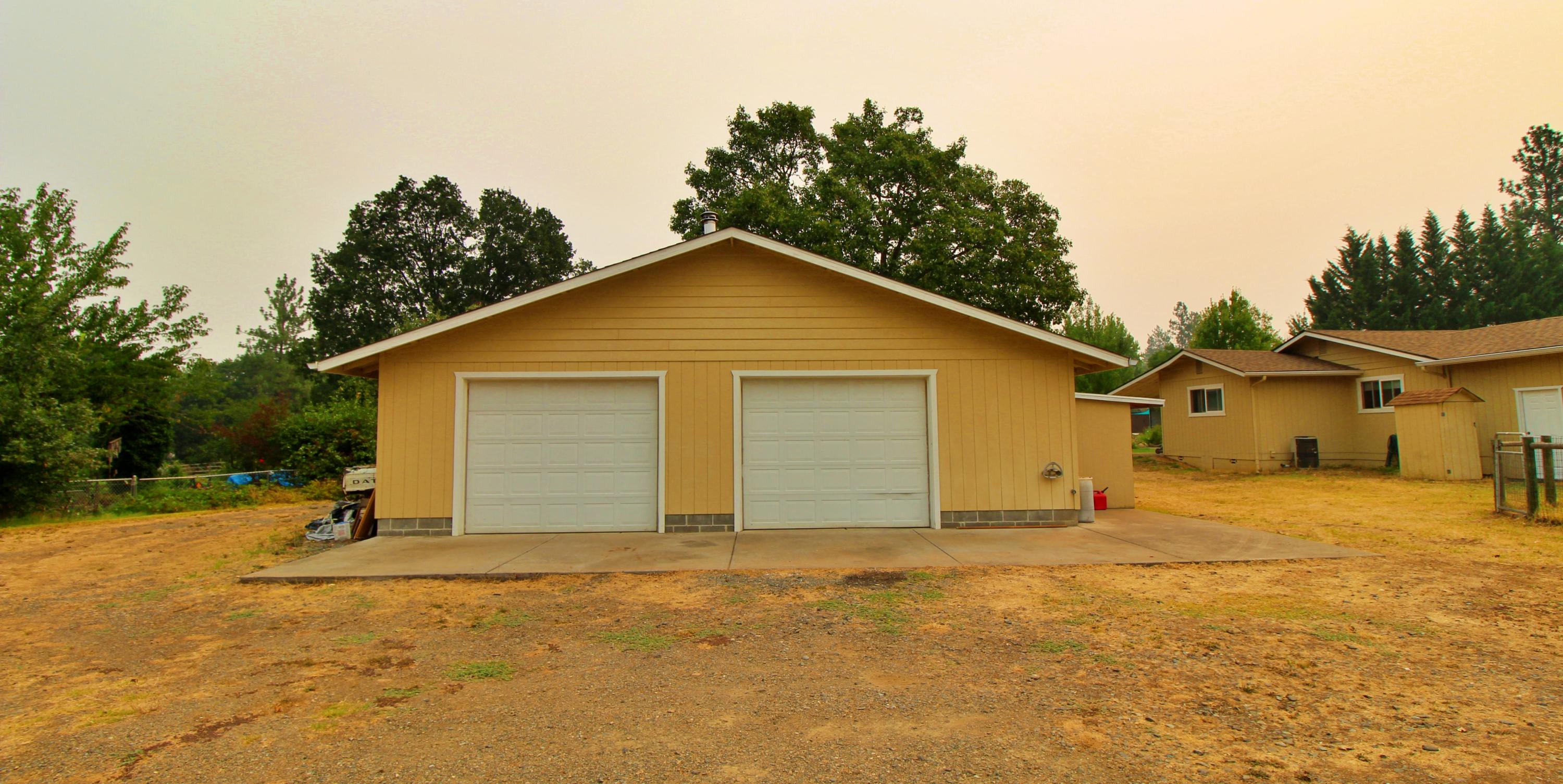 1981 Robinson Road Grants Pass, OR 97527 - Photo 22 of 35 IMG_6041