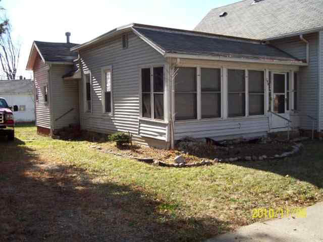 240 West Main Street Butler, IN 46721 - Photo 2 of 3