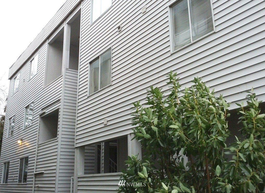 708 North 85th Street Seattle, WA 98103 - Photo 5 of 7 Gallery Image 5
