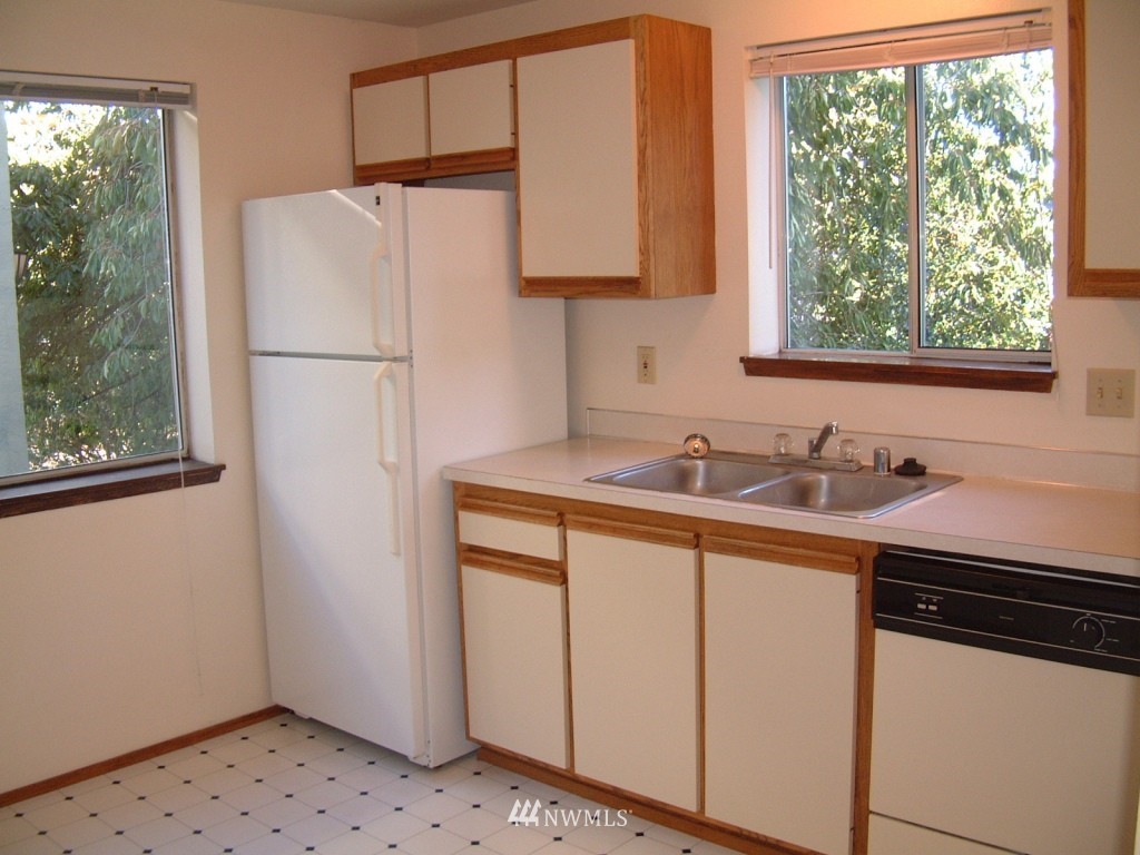 708 North 85th Street Seattle, WA 98103 - Photo 7 of 7 Gallery Image 7