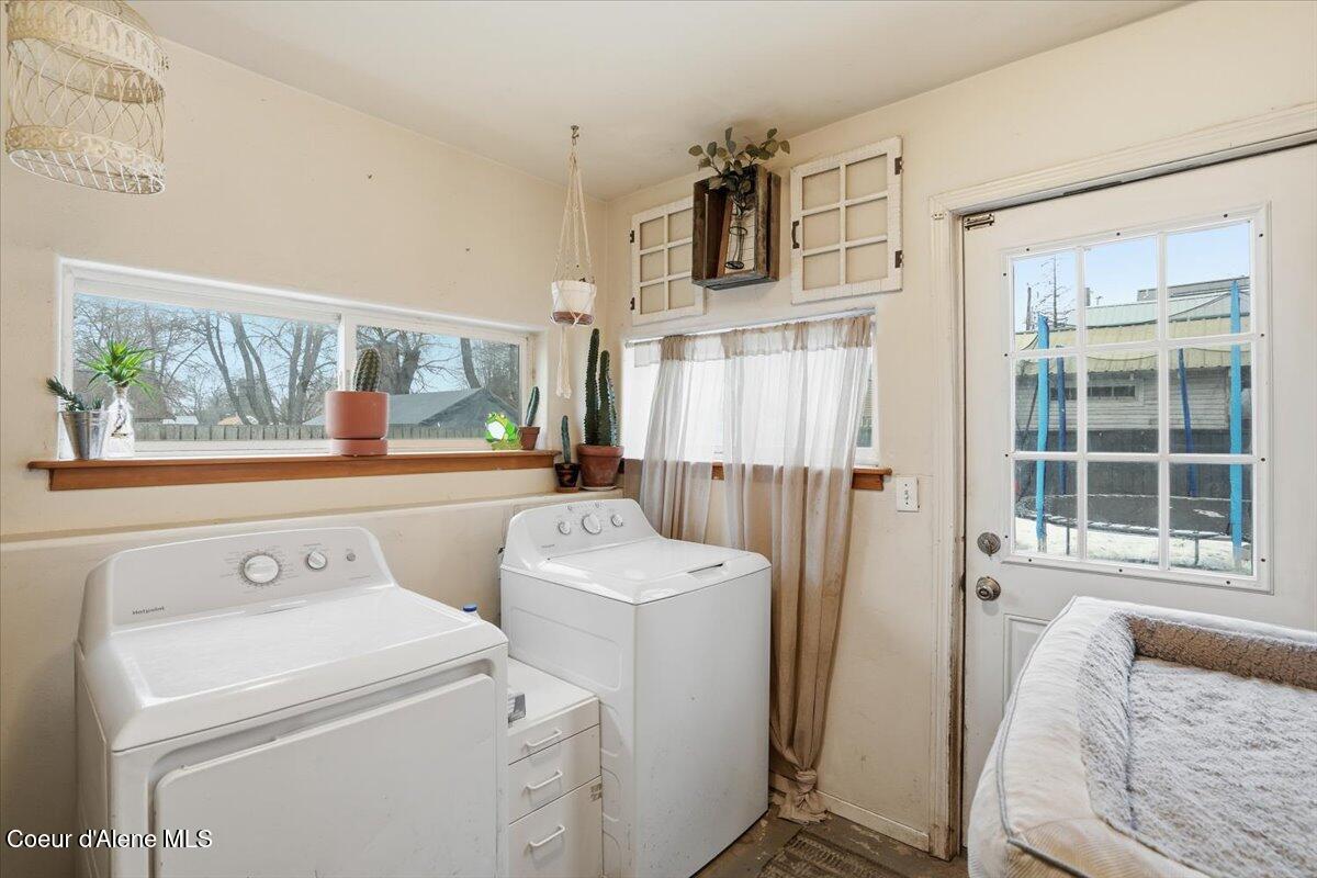 215 North Forest Avenue Sandpoint, ID 83864 - Photo 23 of 39 23-Laundry_Mudroom