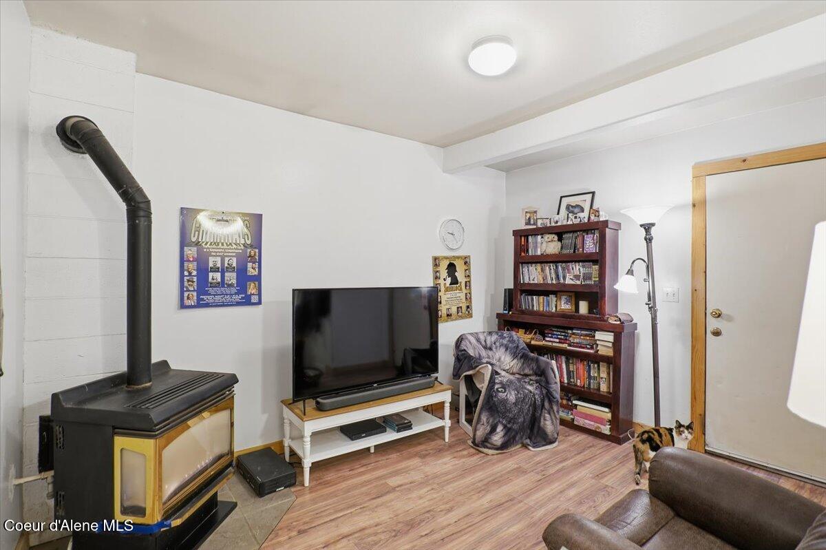 215 North Forest Avenue Sandpoint, ID 83864 - Photo 33 of 39 34-ADU Living Room