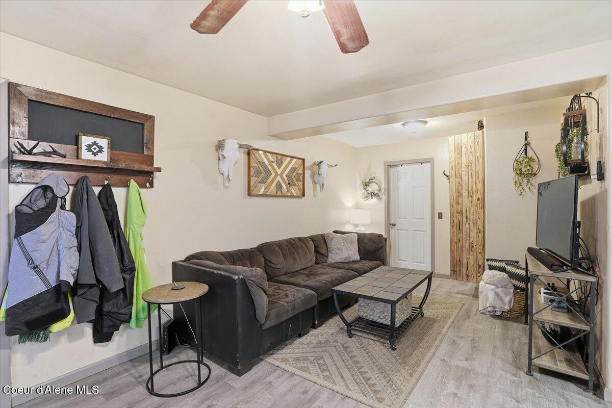 215 North Forest Avenue Sandpoint, ID 83864 - Photo 5 of 39 06-Living Room