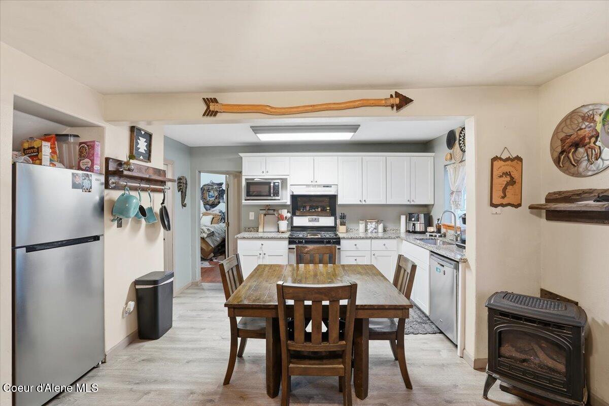 215 North Forest Avenue Sandpoint, ID 83864 - Photo 8 of 39 09-Kitchen_Dining Area