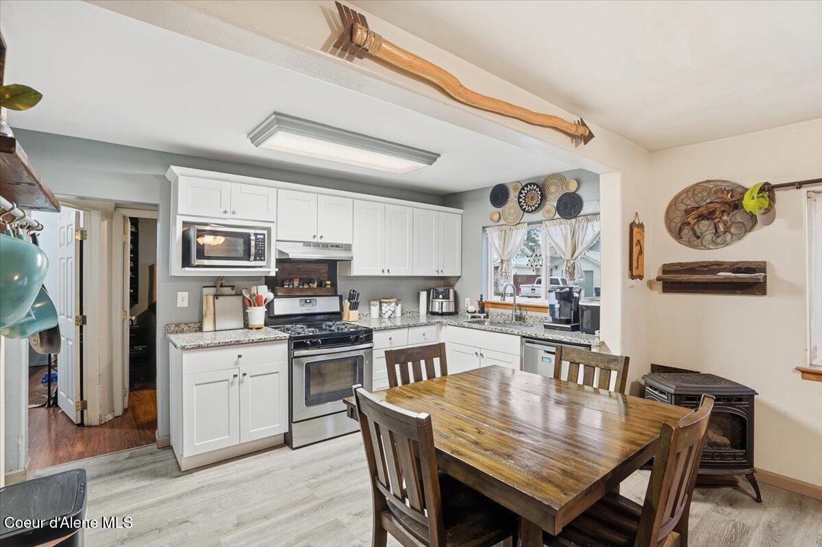 215 North Forest Avenue Sandpoint, ID 83864 - Photo 10 of 39 10-Kitchen_Dining Area
