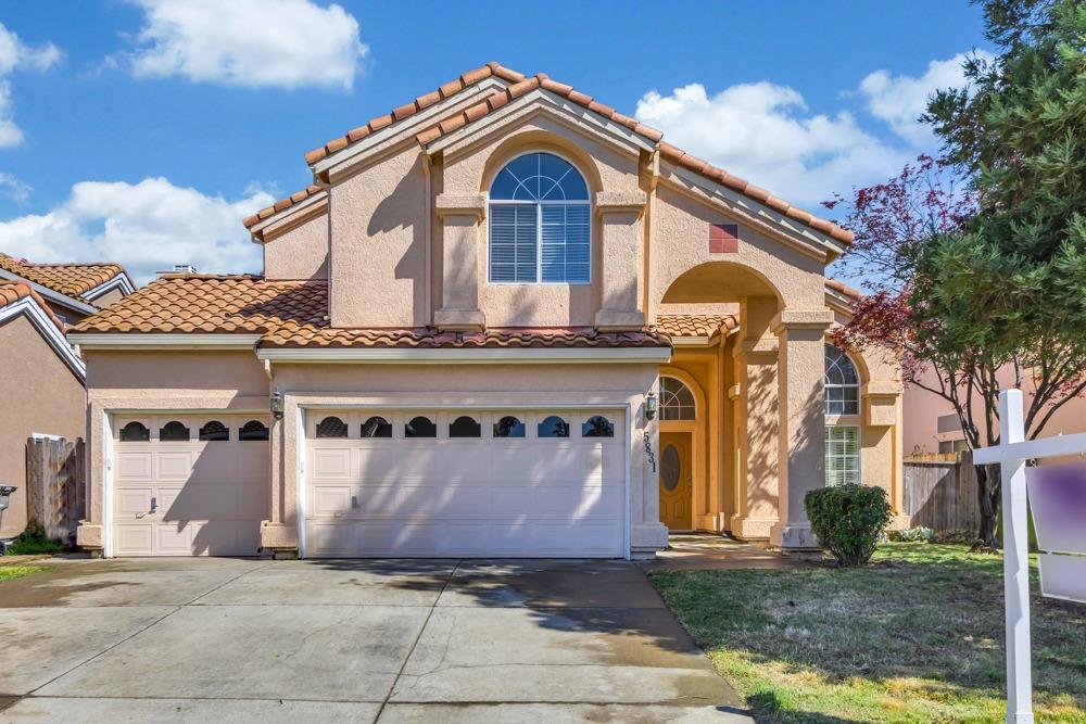 5831 Sternsburg Way, Sacramento, CA 95823 Compass