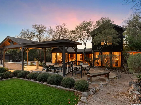 $1,175,000 | 1146 Victoria Avenue, Spring Branch, TX 78070