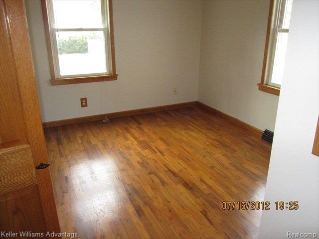2147 Norton Road Howell, MI 48843 - Photo 5 of 12 IMG_1592.JPG