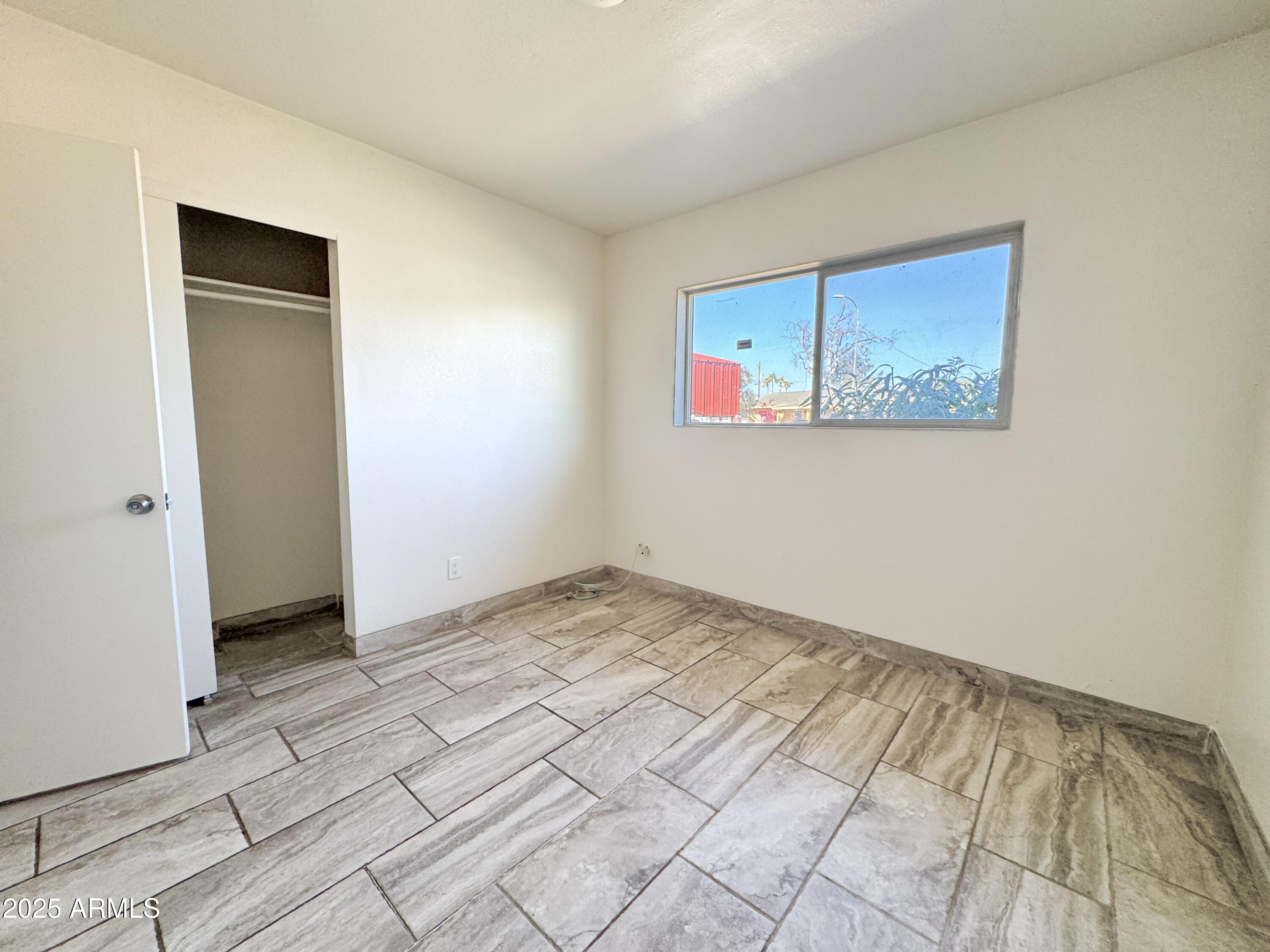 2739 West Rancho Drive Phoenix, AZ 85017 - Photo 15 of 33 a view of an empty room