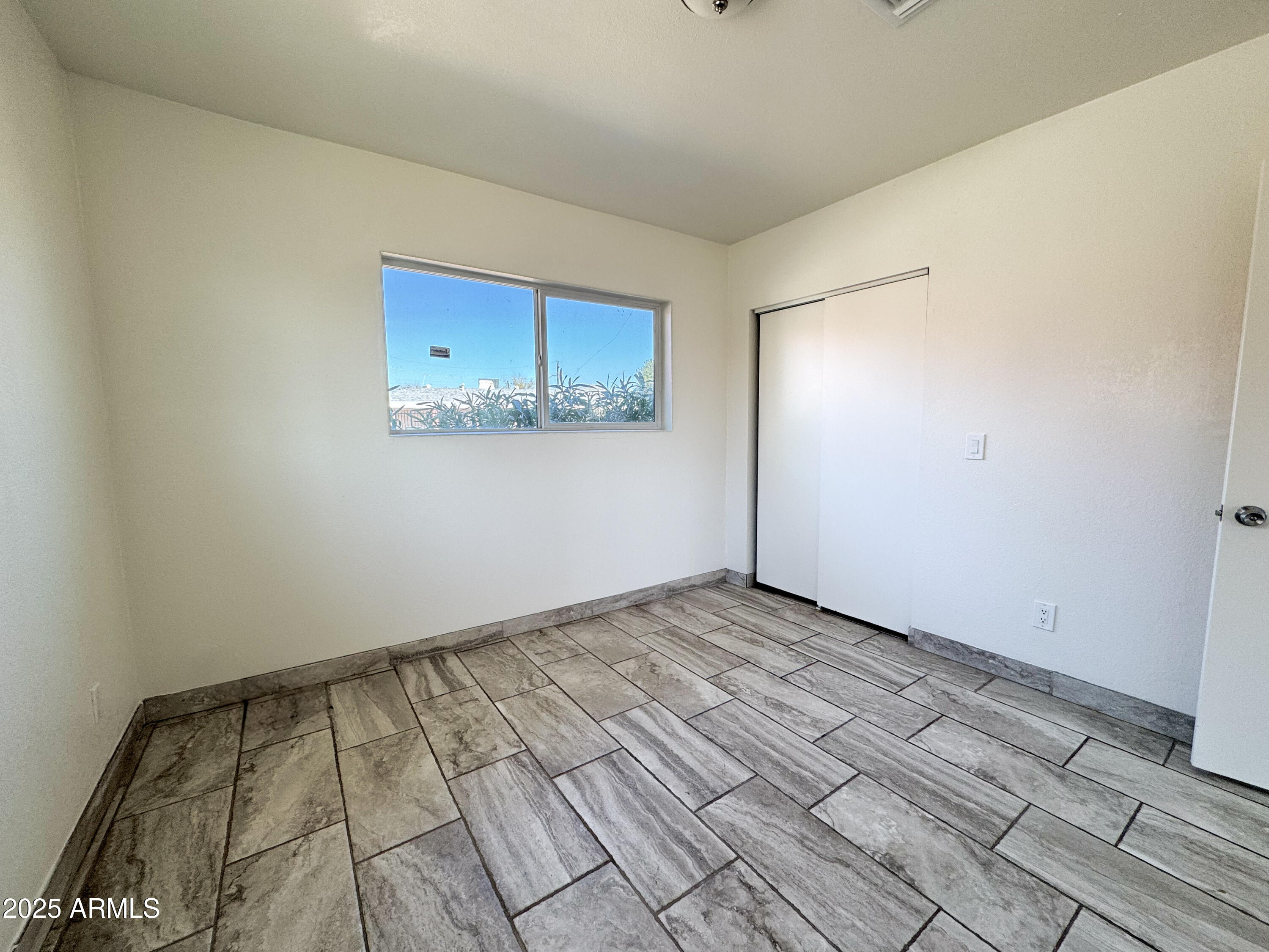 2739 West Rancho Drive Phoenix, AZ 85017 - Photo 20 of 33 a view of an empty room