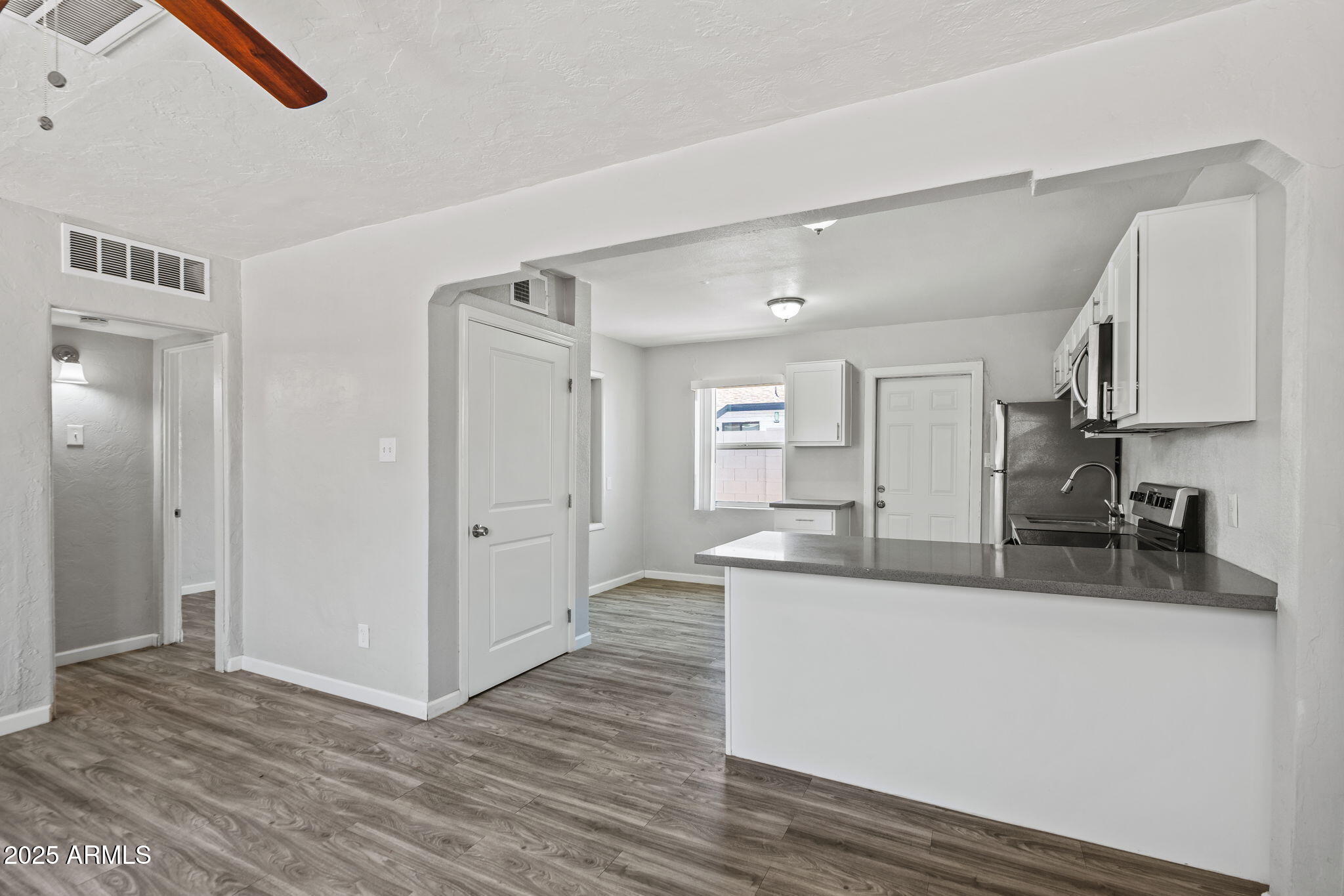 528 East Pierson Street, Unit 9 Phoenix, AZ 85012 - Photo 18 of 28 20-web-or-mls-Done-8