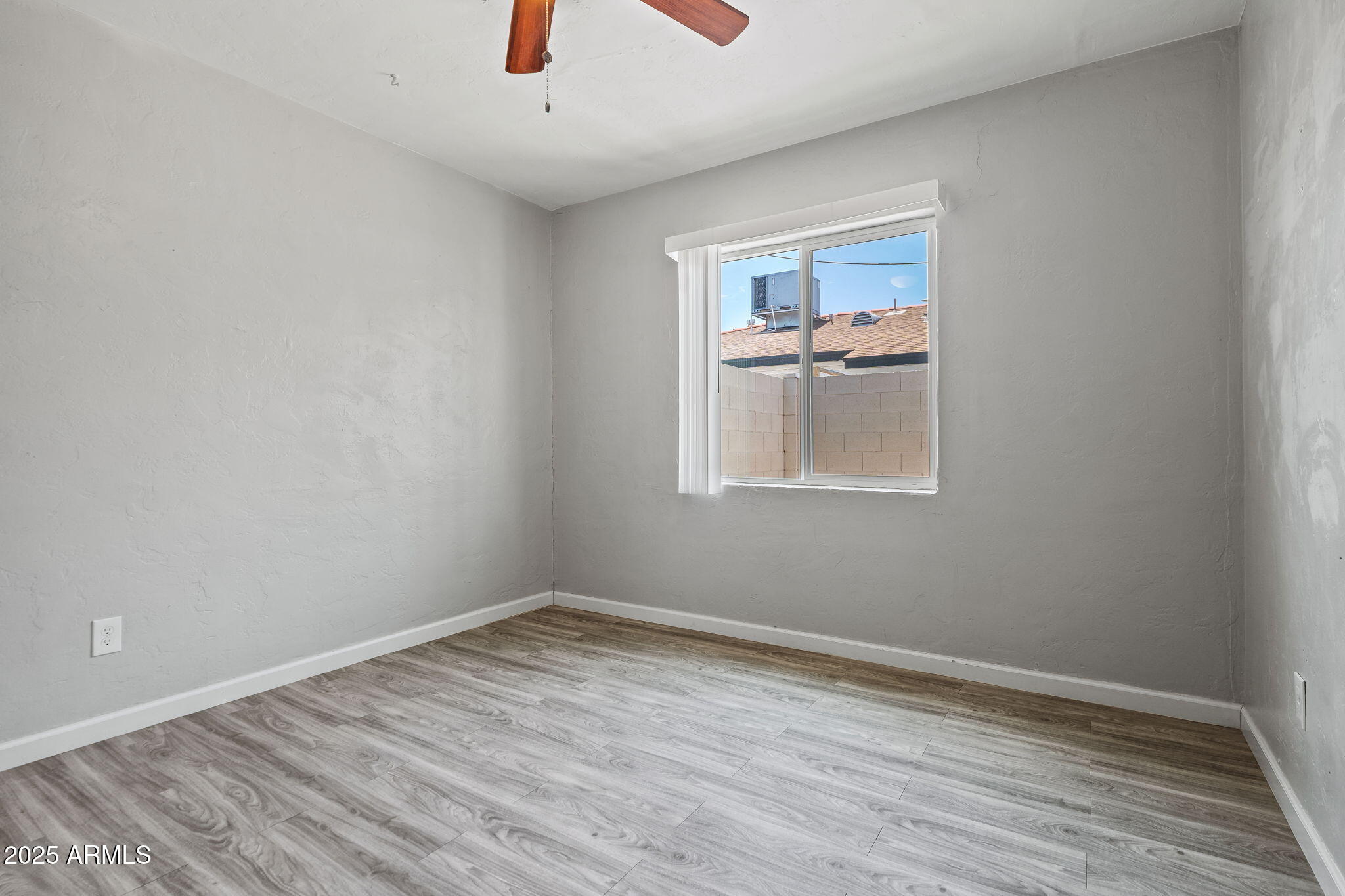 528 East Pierson Street, Unit 9 Phoenix, AZ 85012 - Photo 21 of 28 23-web-or-mls-Done-14