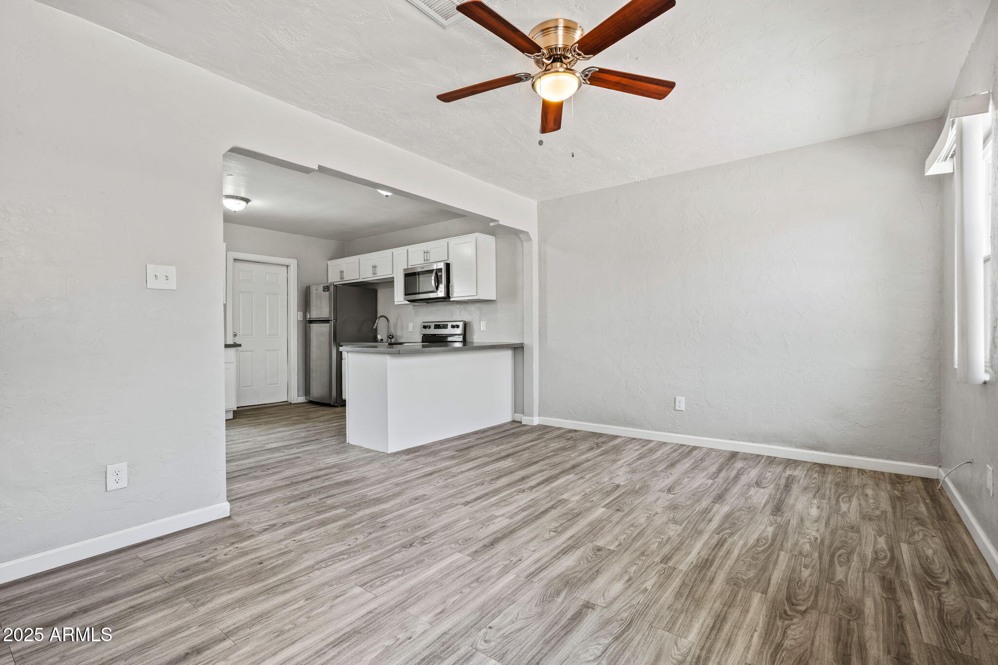 528 East Pierson Street, Unit 9 Phoenix, AZ 85012 - Photo 5 of 28 7-web-or-mls-Done