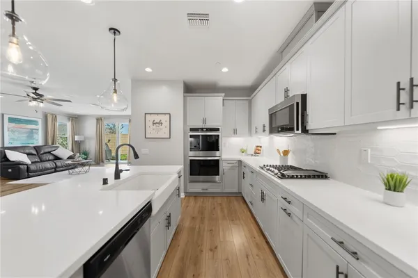 $617,900 | 29050 Golden Sunset Circle, Winchester, CA 92596