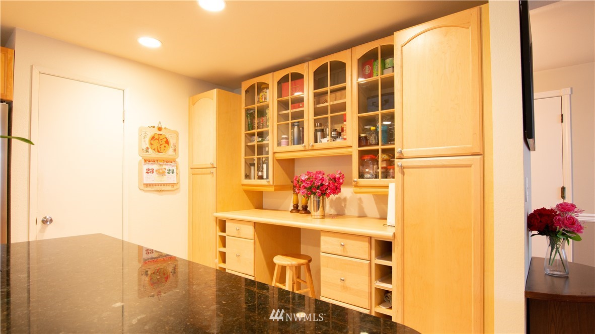 17036 159th Place Southeast Renton, WA 98058 - Photo 11 of 25 Gallery Image 11