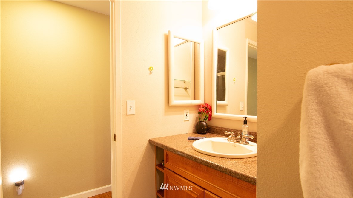 17036 159th Place Southeast Renton, WA 98058 - Photo 15 of 25 Gallery Image 15