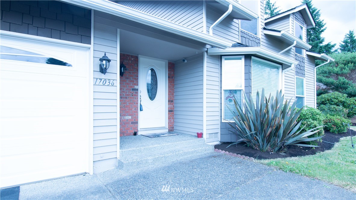 17036 159th Place Southeast Renton, WA 98058 - Photo 3 of 25 Gallery Image 3