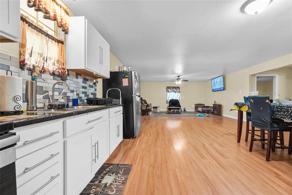 447 Masthead Road Gun Barrel City, TX 75156 - Photo 21 of 27 a large kitchen with cabinets