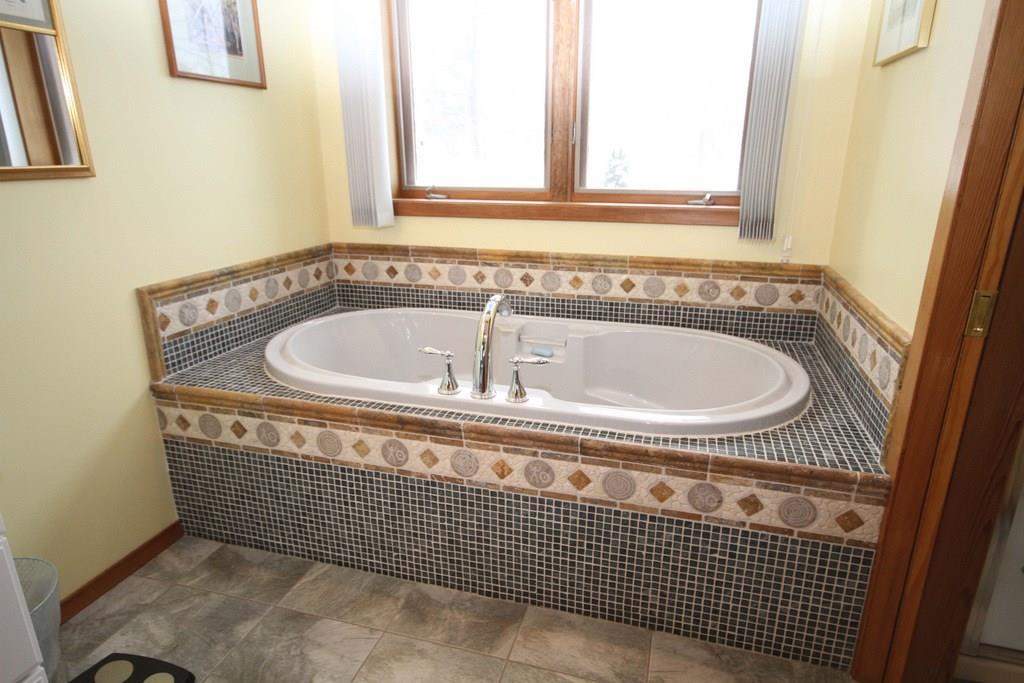367 Mills Road Kennebunkport, ME 04046 - Photo 18 of 29 Master Bath - Jetted Tub