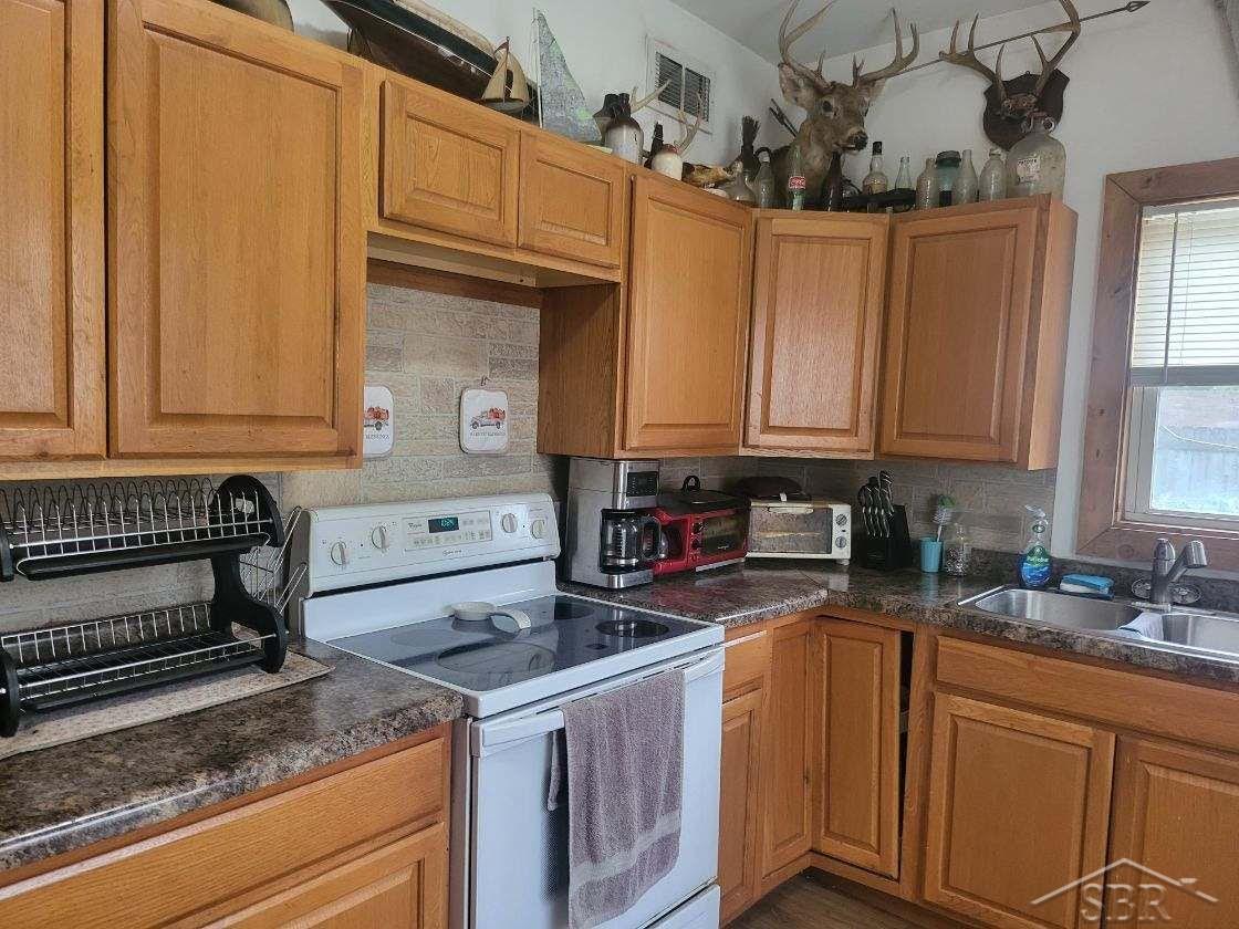 4890 South Garfield Road Auburn, MI 48611 - Photo 2 of 12