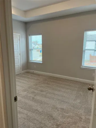 a view of empty room with window