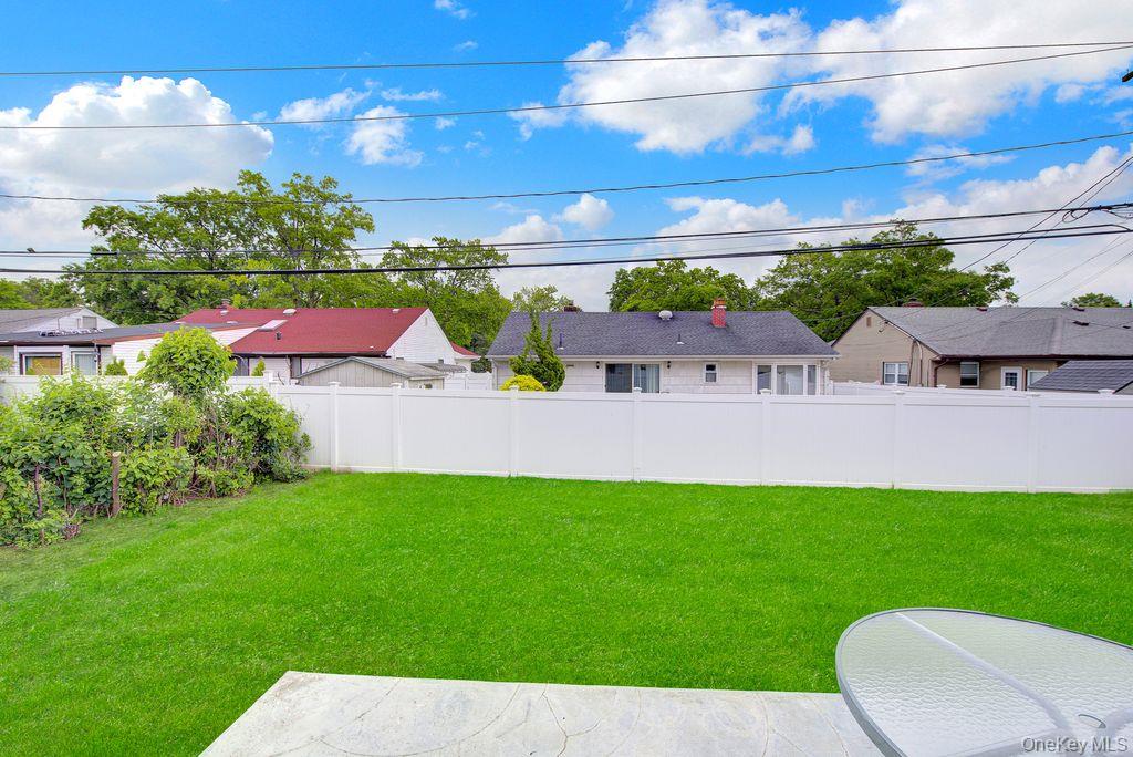 1662 Sherbourne Road Valley Stream, NY 11580 - Photo 25 of 27