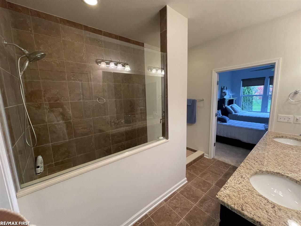 48295 Silver Lake Road Macomb, MI 48042 - Photo 23 of 41