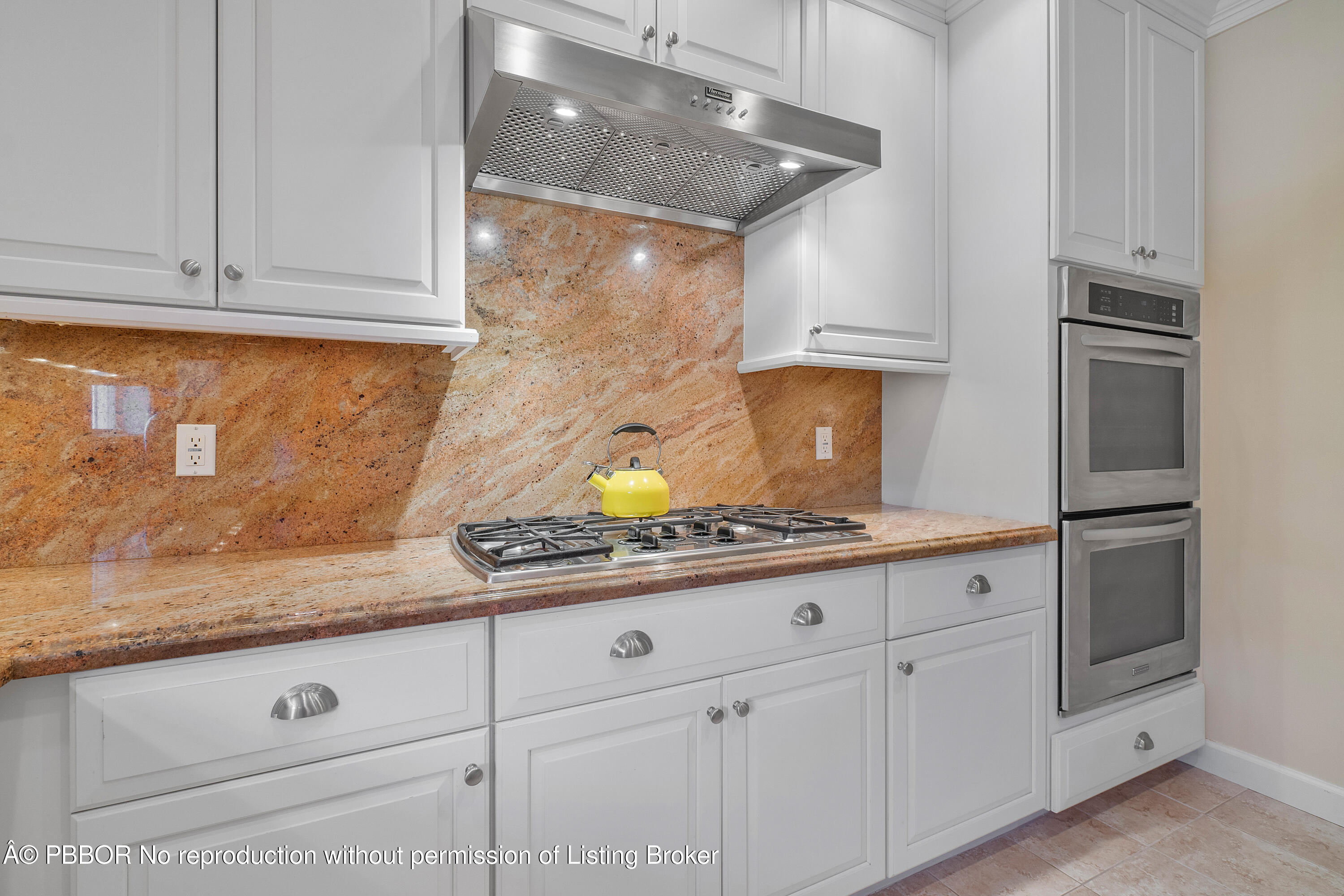 230 Plantation Road Palm Beach, FL 33480 - Photo 14 of 29 Kitchen