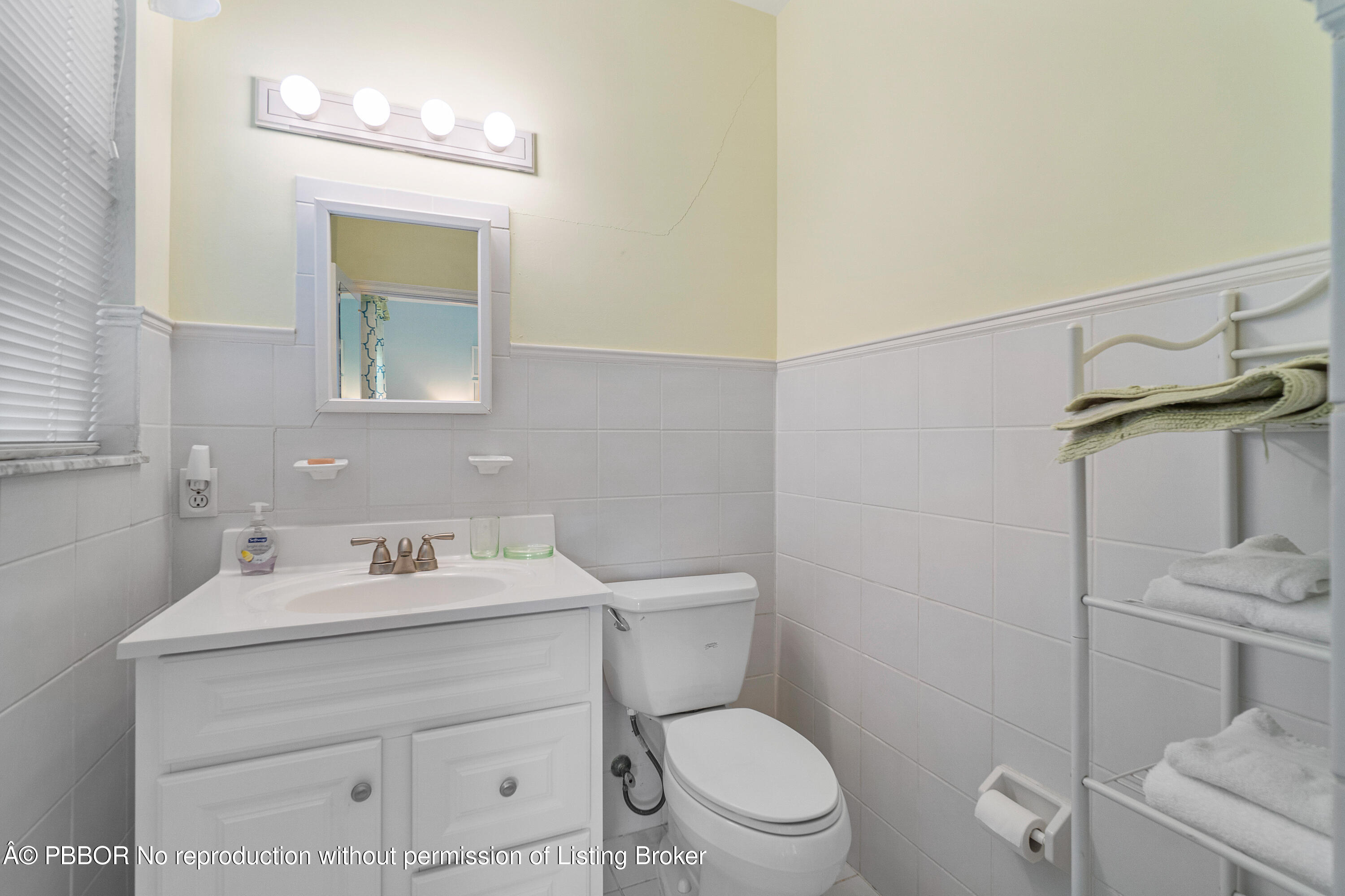 230 Plantation Road Palm Beach, FL 33480 - Photo 21 of 29 Bathroom 2