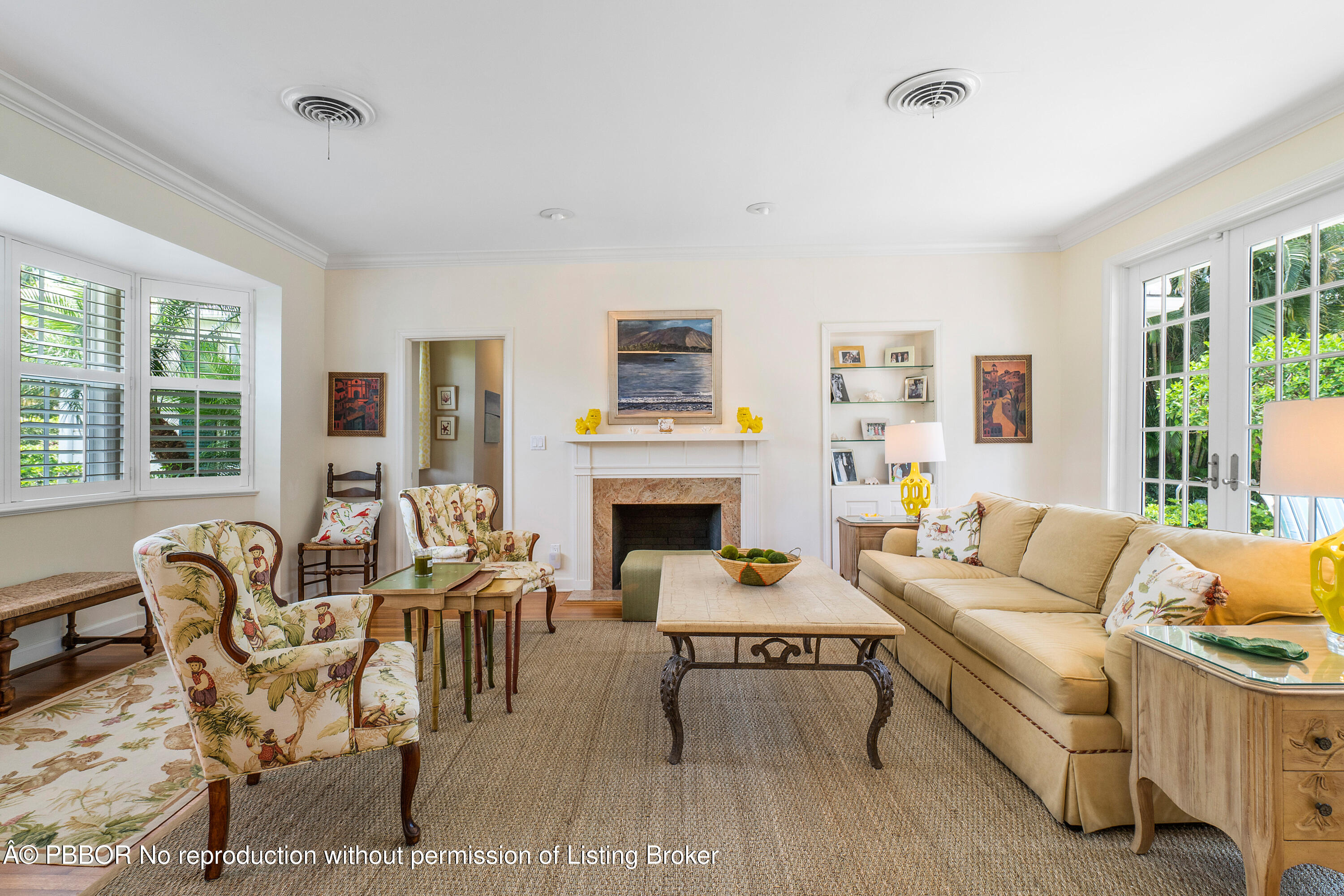 230 Plantation Road Palm Beach, FL 33480 - Photo 6 of 29 Living Room