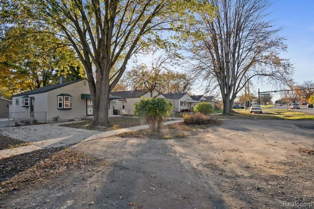 22319 Wick Road Taylor, MI 48180 - Photo 4 of 42