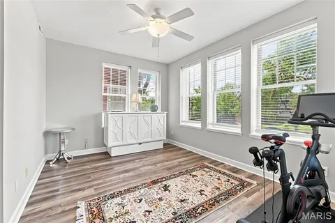 $189,900 | 5885 Nina Place, Unit 2E, St. Louis, MO 63112