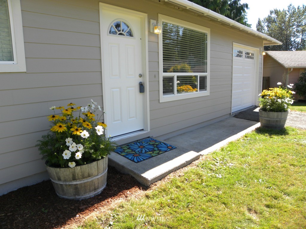 14063 Southeast 195th Place Renton, WA 98058 - Photo 2 of 12 Gallery Image 2