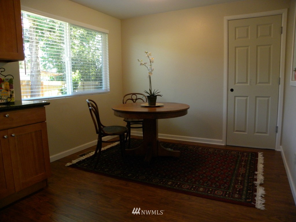14063 Southeast 195th Place Renton, WA 98058 - Photo 4 of 12 Gallery Image 4