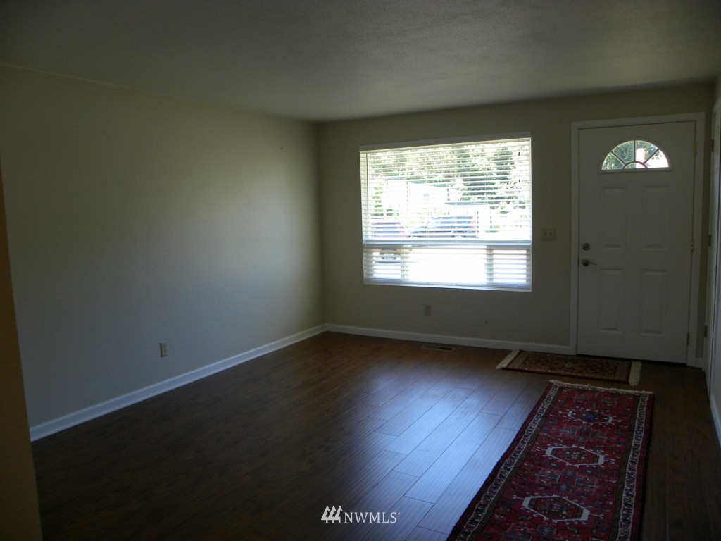 14063 Southeast 195th Place Renton, WA 98058 - Photo 8 of 12 Gallery Image 8